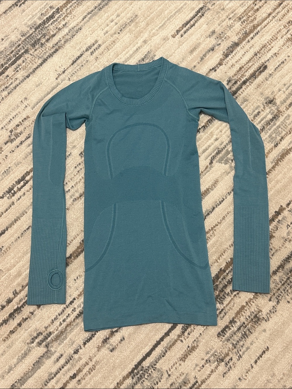 Women’s Lululemon Swiftly Tech Long Sleeve Running Shirt - Size 2